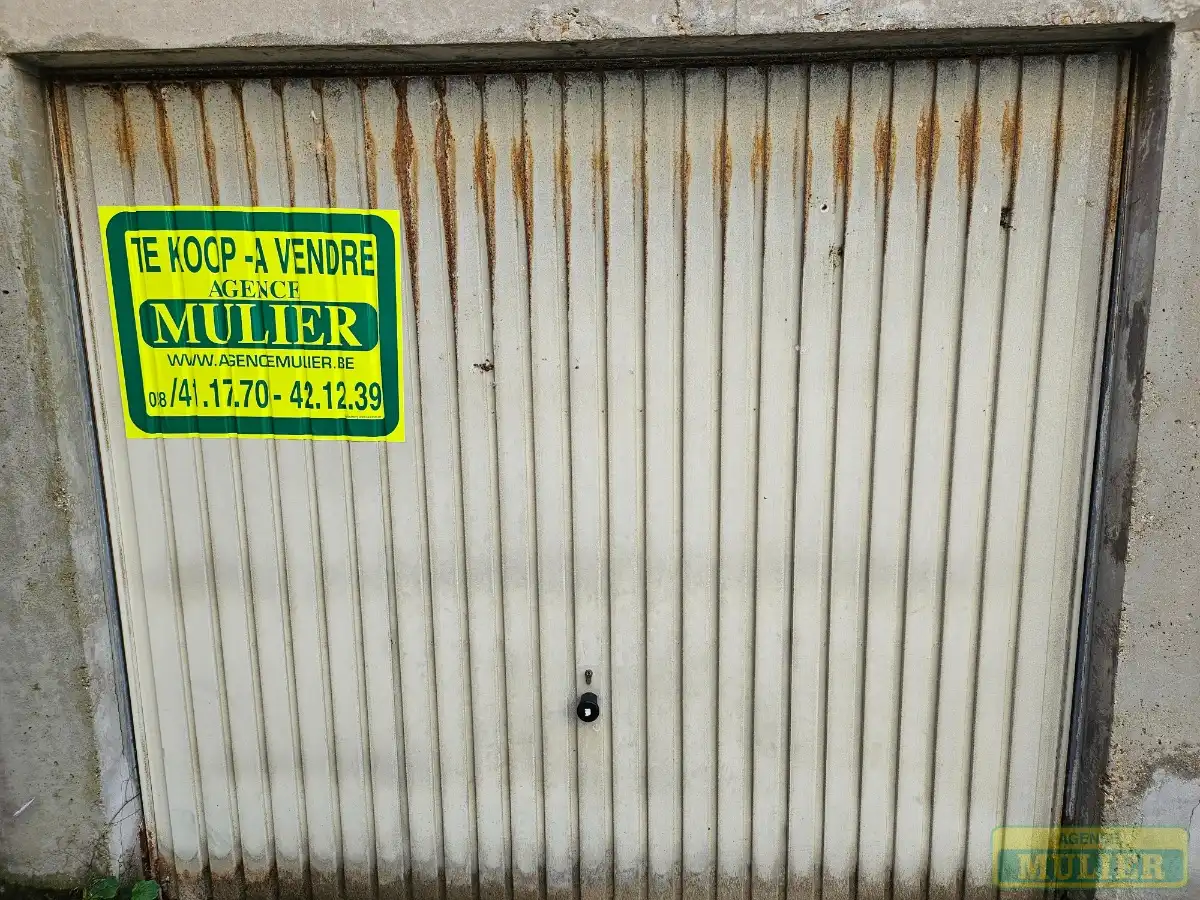 Garage te koop foto {{pictureIndex}}