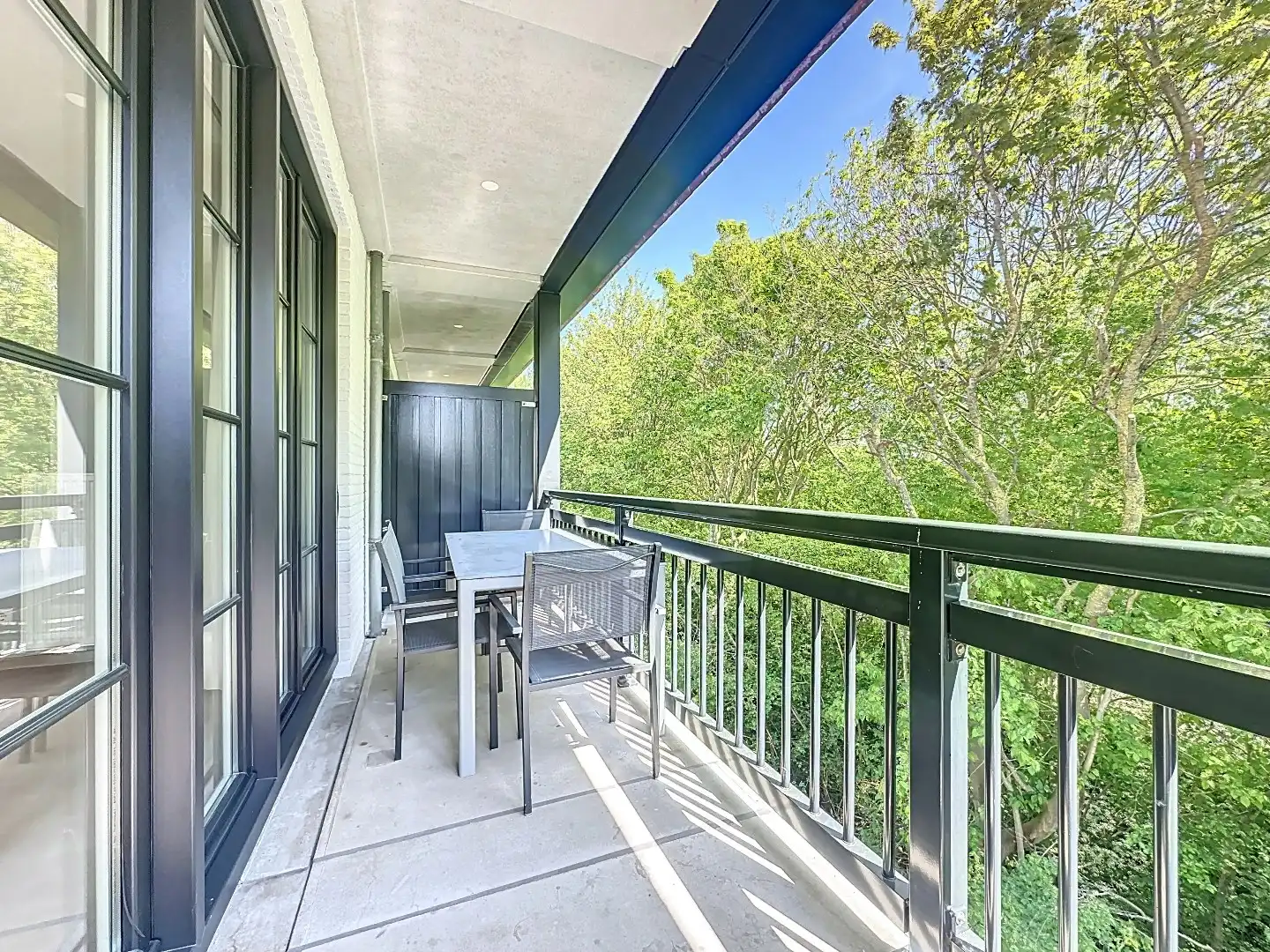 Stijlvol appartement met aangenaam terras foto 6