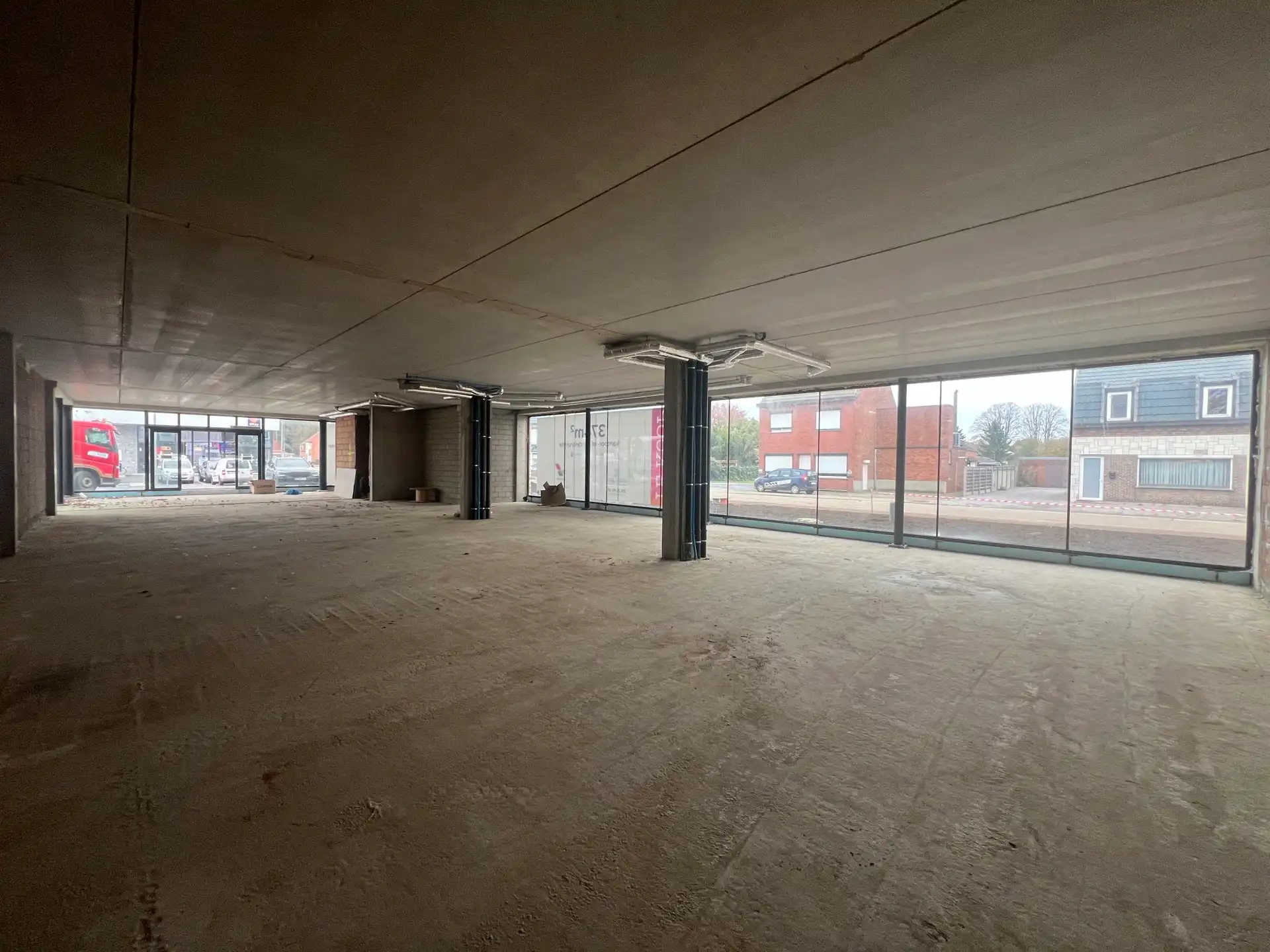 Kantoor - handelsgelijkvloers (374m²) in het centrum van Ham foto 8