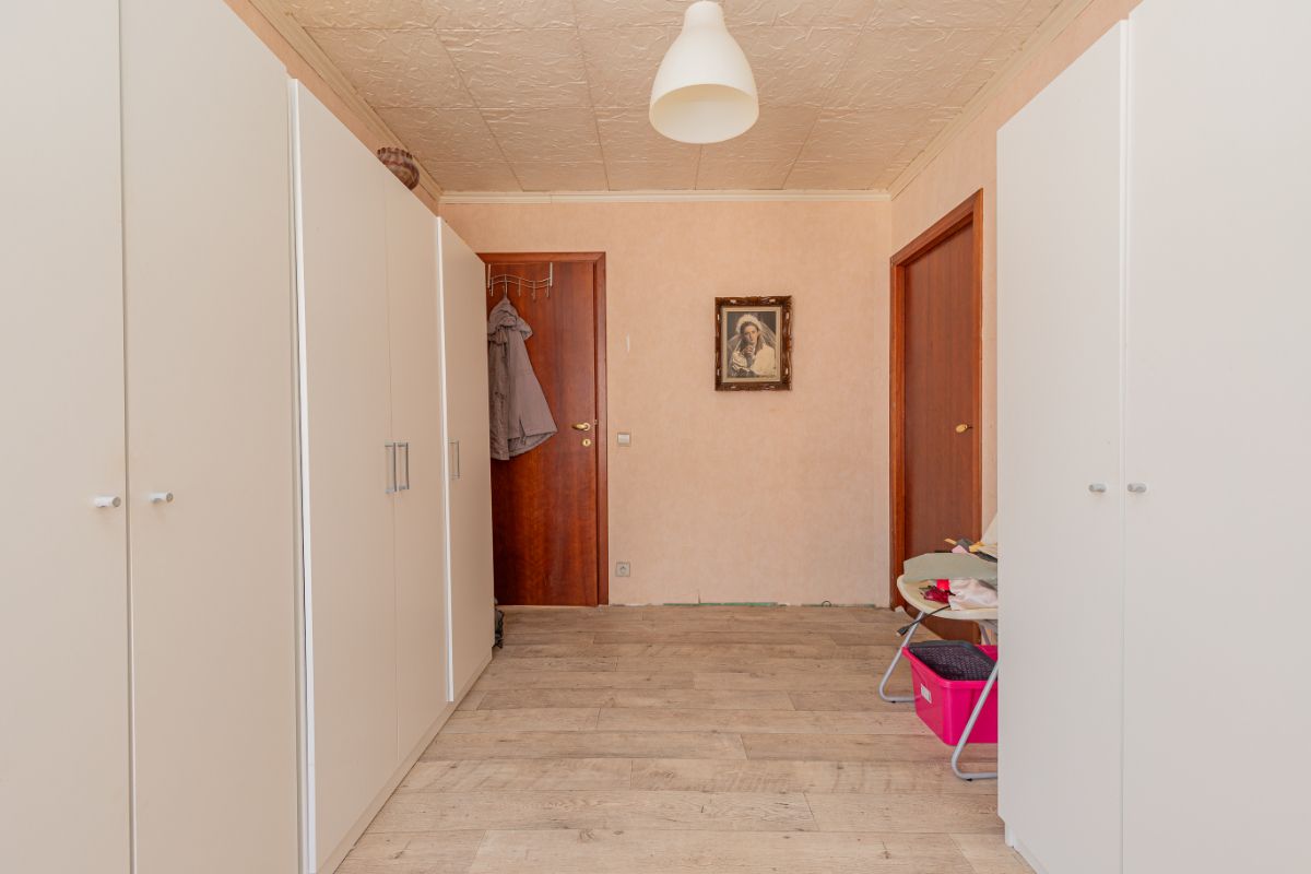 Ruime renovatiewoning met tuin foto 9