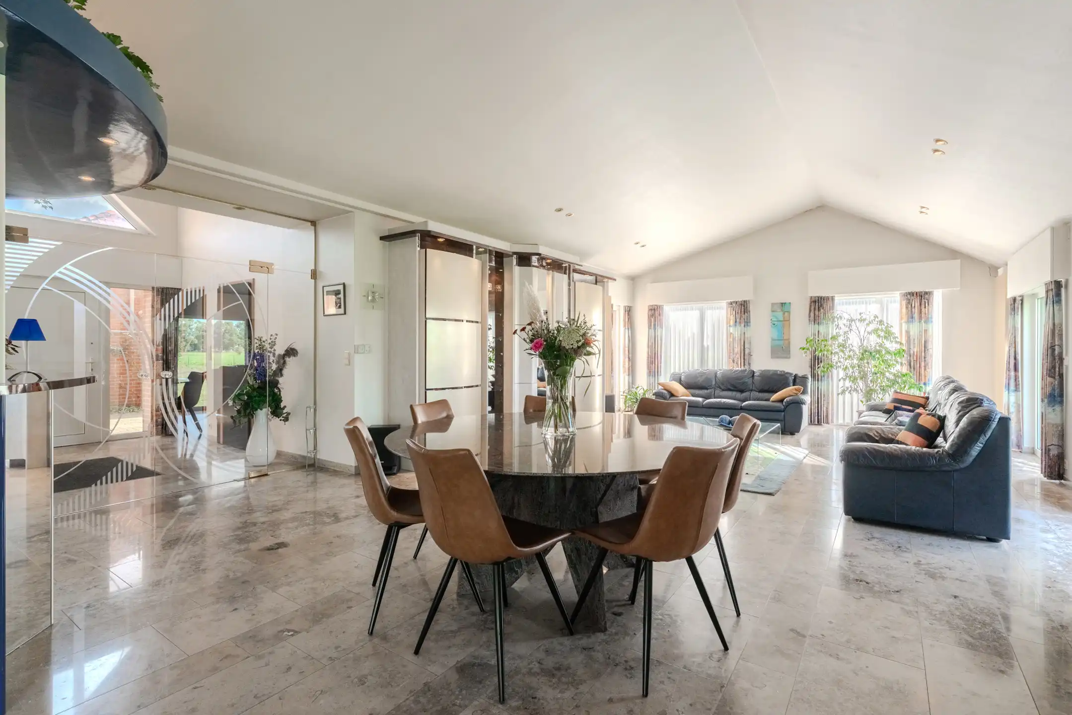 UNIEK EIGENDOM OP EEN TERREIN VAN 8.187 M² – RUST & RUIMTE ! foto 6