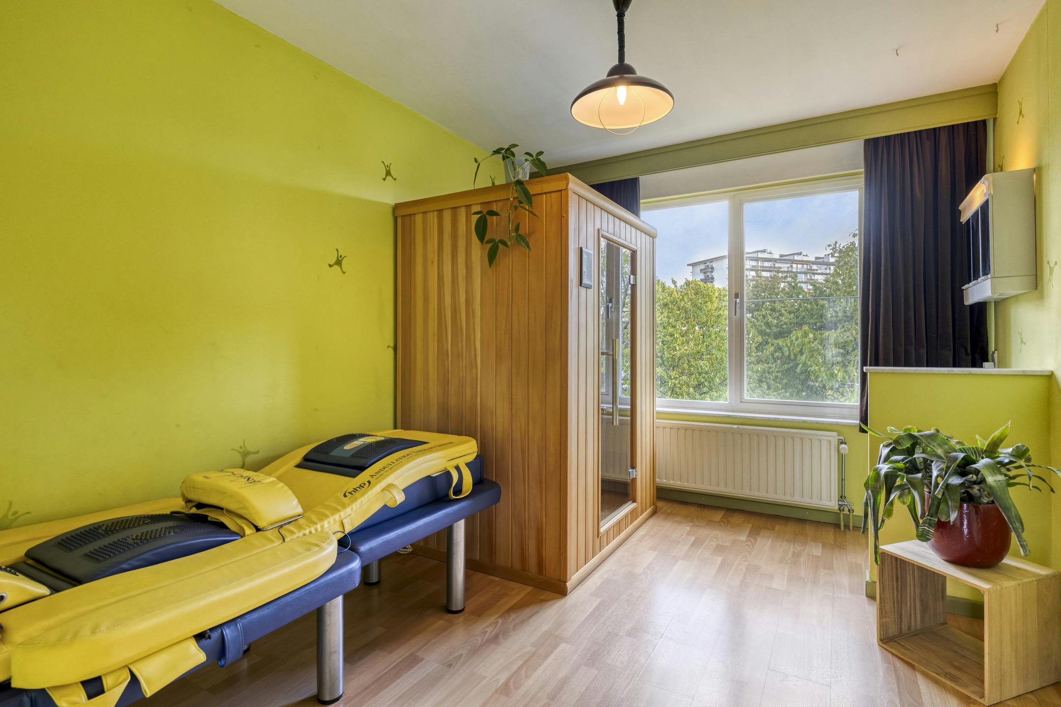 Uitzonderlijk huis met 6 slaapkamers te koop in Merksem foto 36