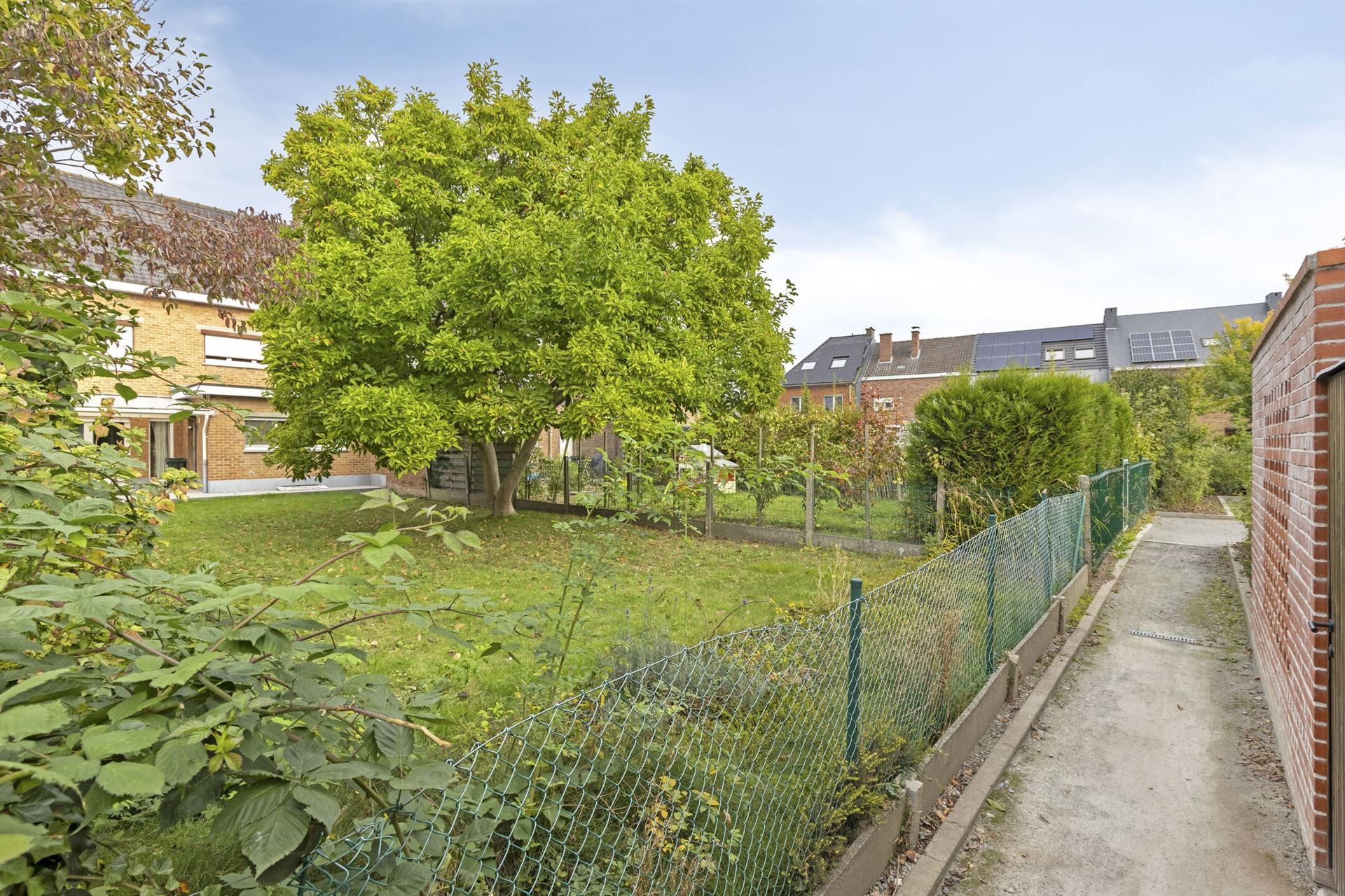 Zeer gunstig gelegen burgerwoning met o.m. 3 slpks. foto 19