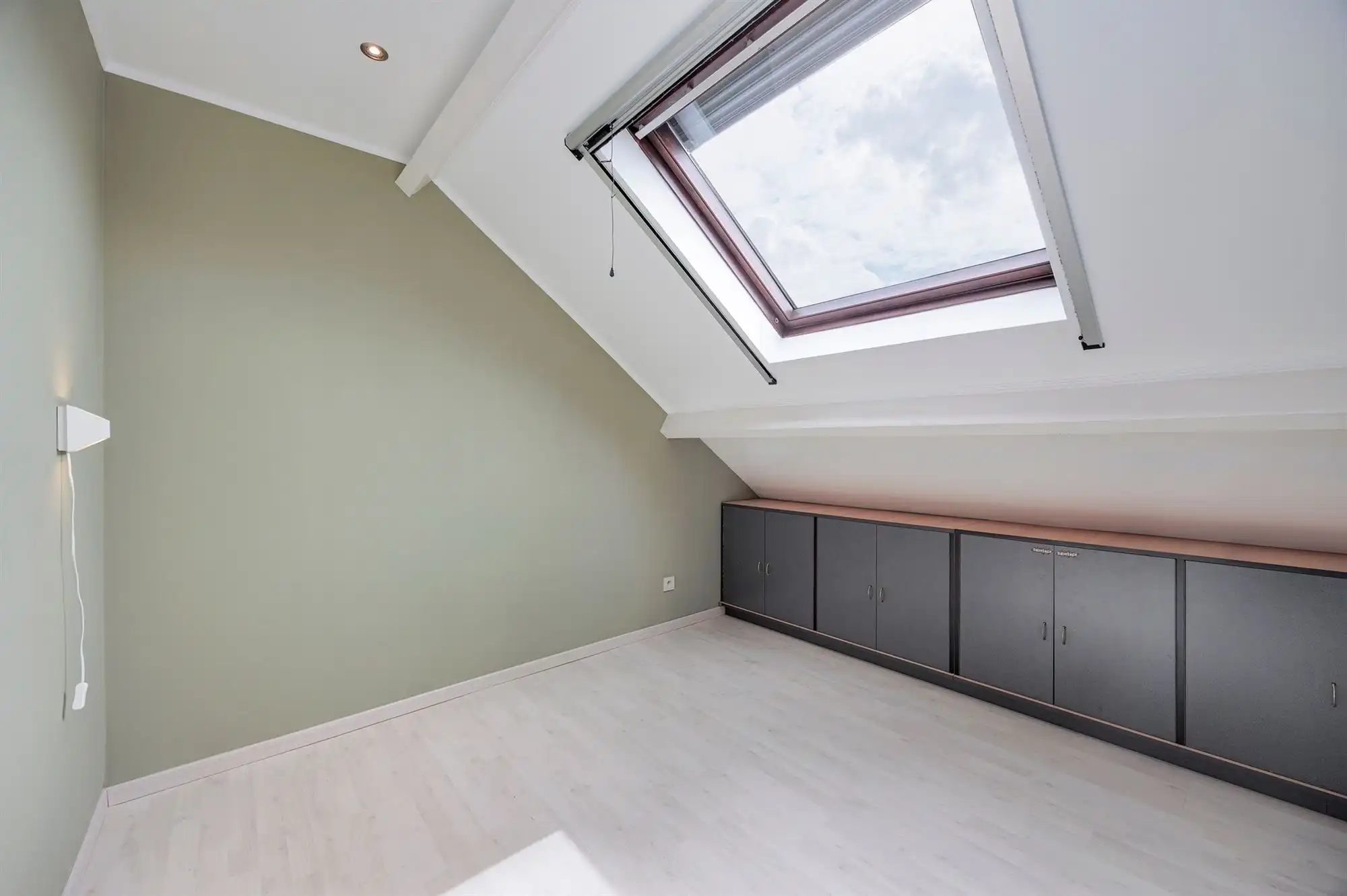 Prachtig huis met 3 slpk en een bureau te Ekeren foto 24