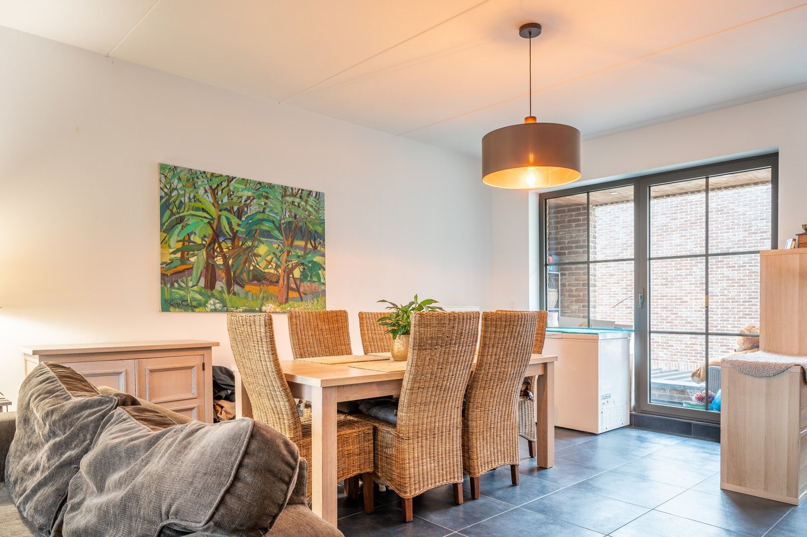 Ruim triplex appartement met berging foto 3