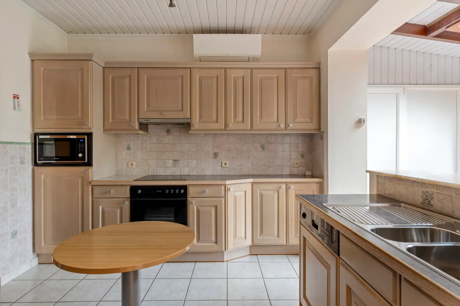 Eengezinswoning met 4 slaapkamers, 2 badkamers en tuin foto 11