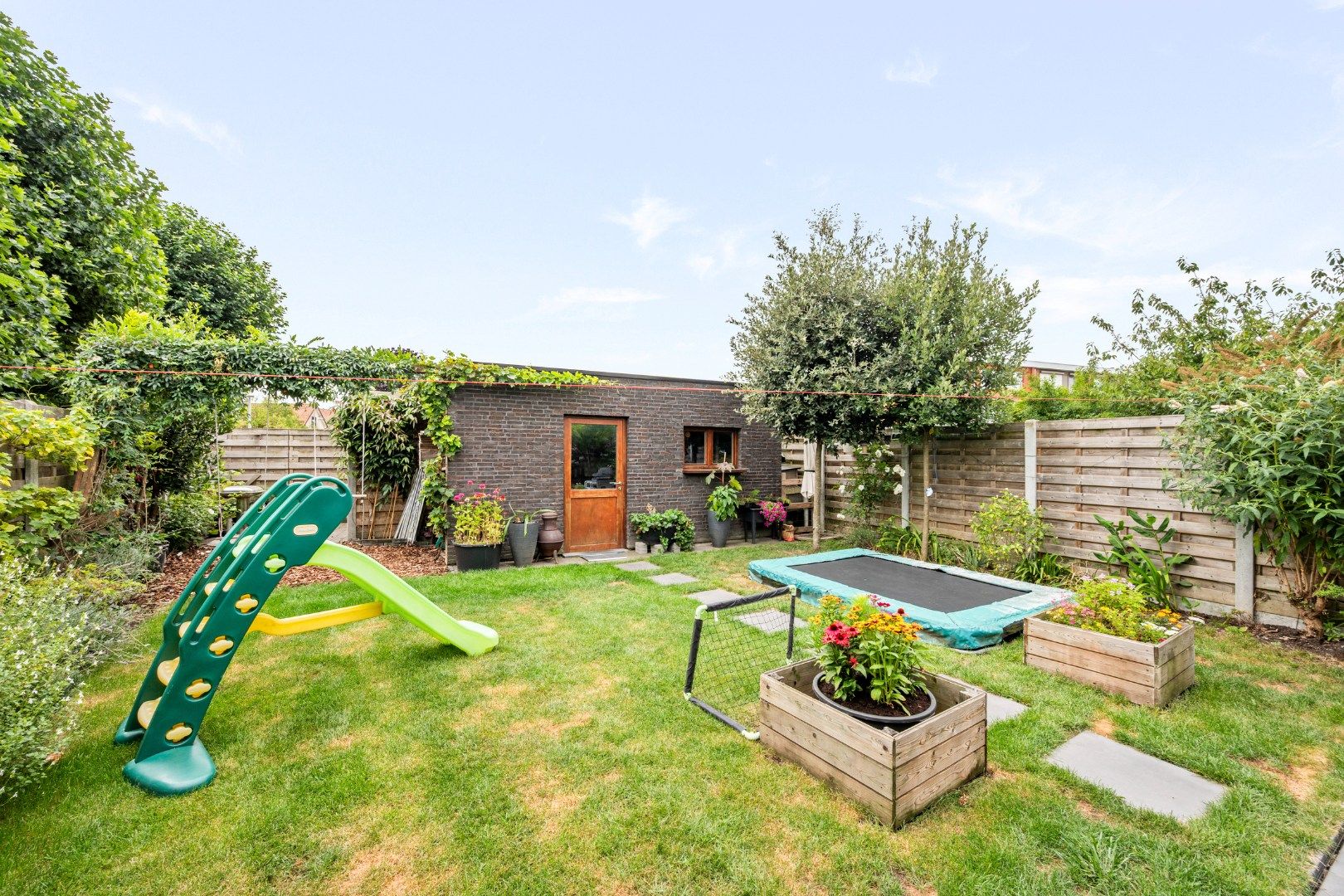 Instapklare, energiezuinige woning (2017) met zuidgerichte tuin en garage – centrum Ieper foto 13