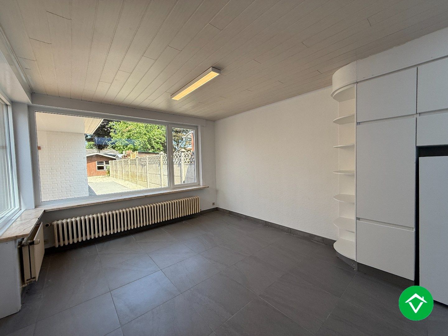 Woning met 4 slaapkamers, garage en tuin te Roeselare foto 3