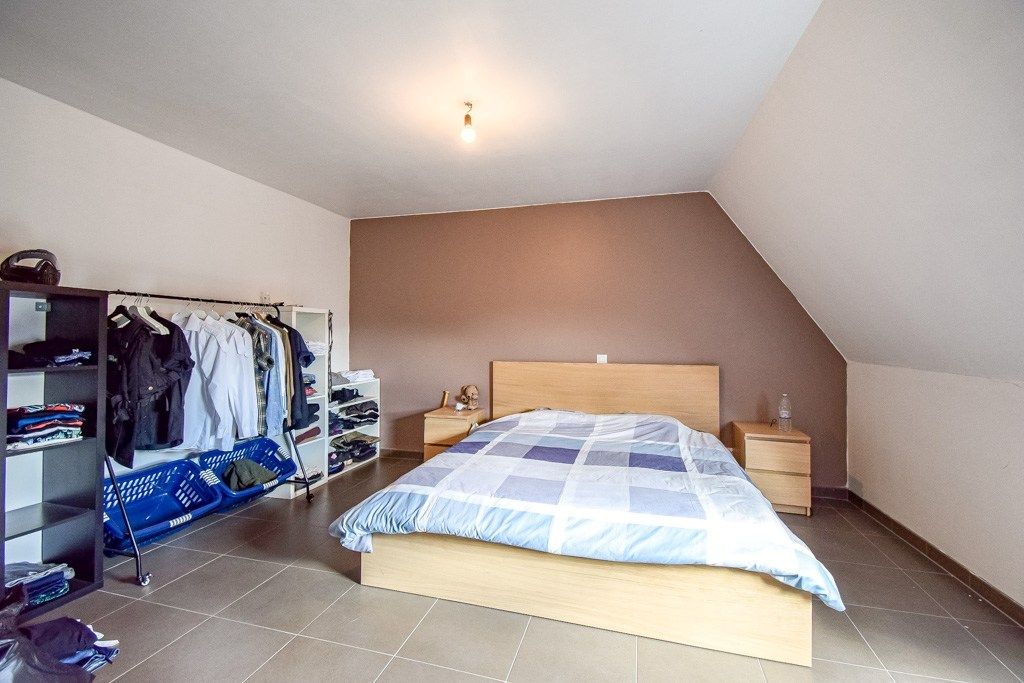 Recent duplexappartement met ruime slaapkamer in centrum van Gistel foto 6
