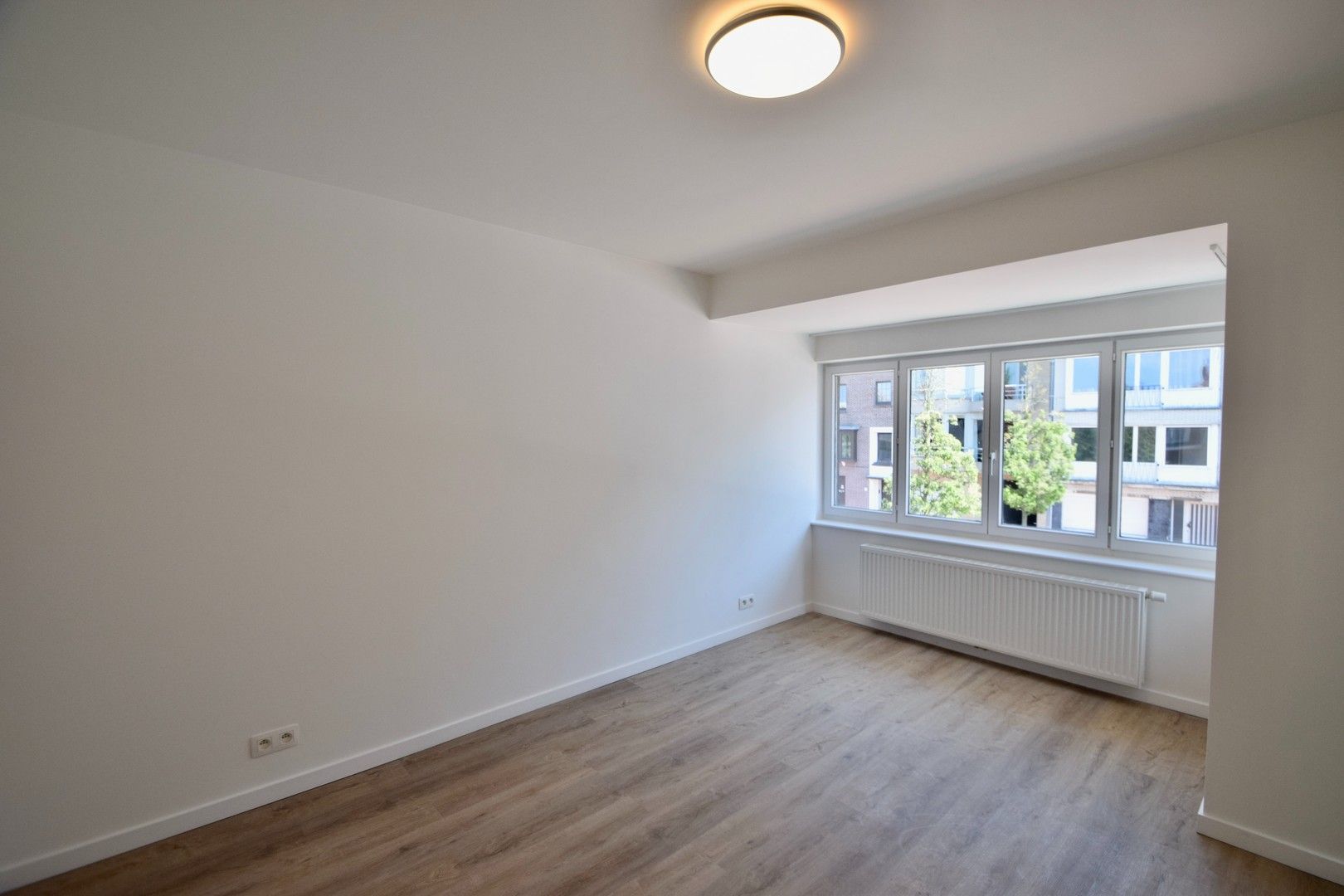 Gerenoveerde koppelvilla heel rustig gelegen vlakbij het Zegemeer en het centrum van Knokke. foto 12