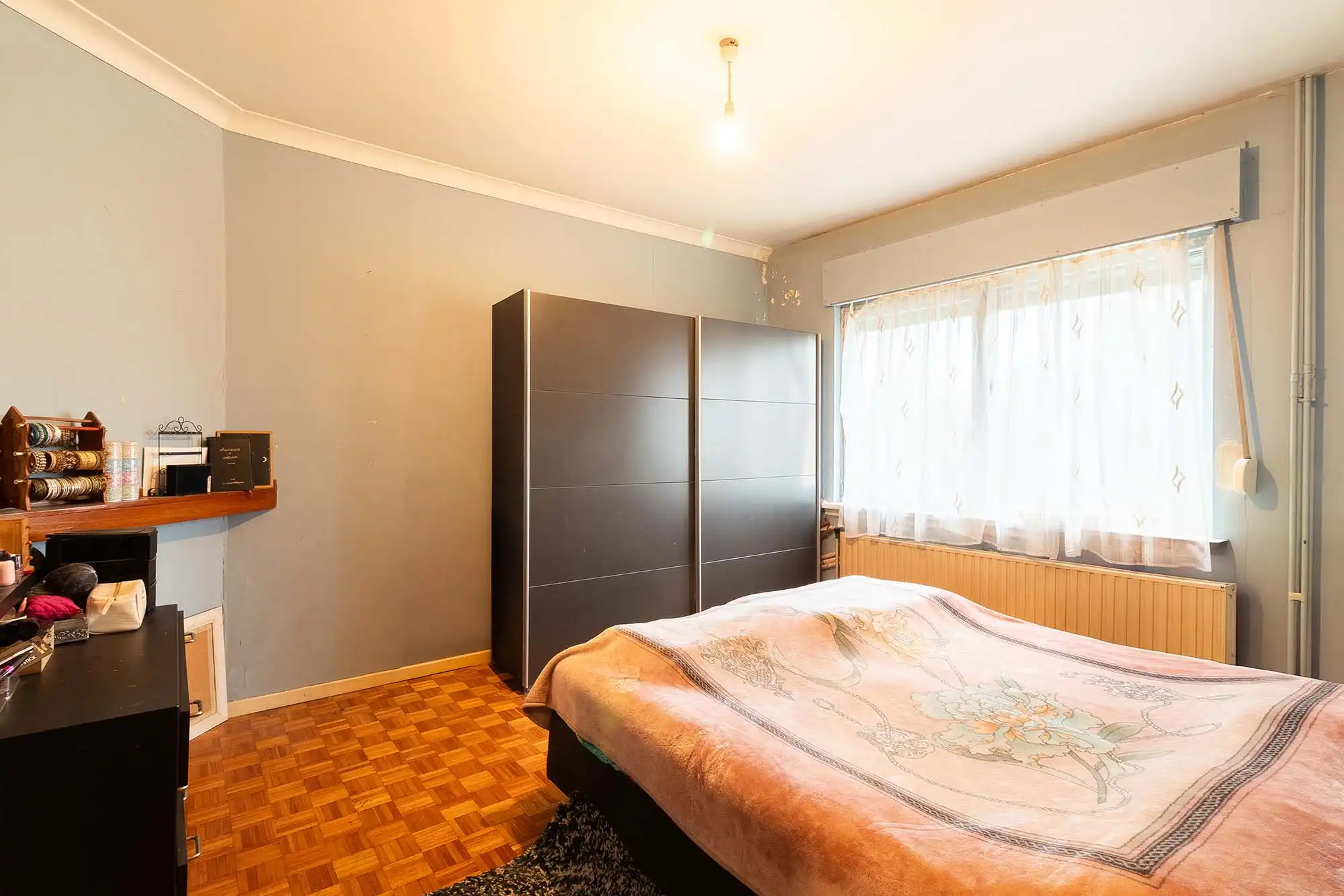 Ruime rijwoning met vijf slaapkamers en tuin foto 10