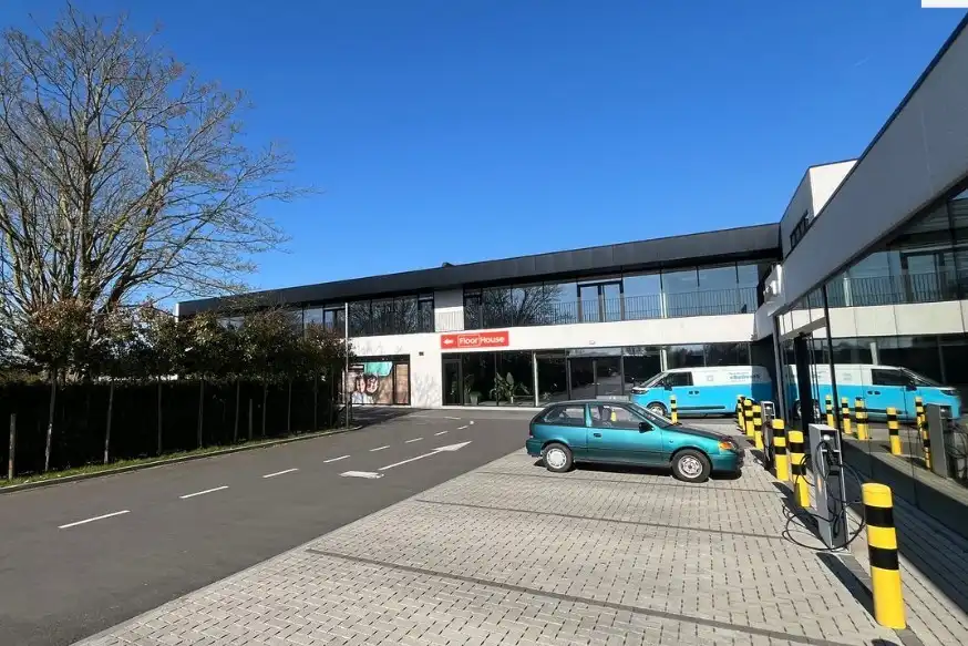 NIEUWBOUW UNITS MET PARKING ANTWERPSESTEENWEG foto {{pictureIndex}}