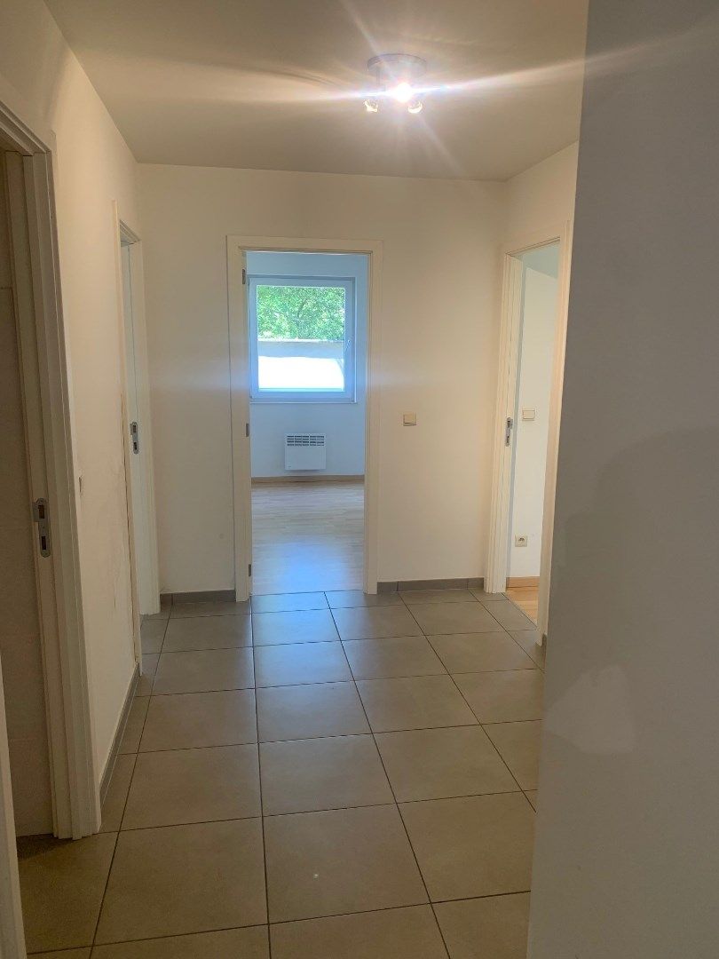 Ongemeubeld appartement met 3 slaapkamers  foto 2