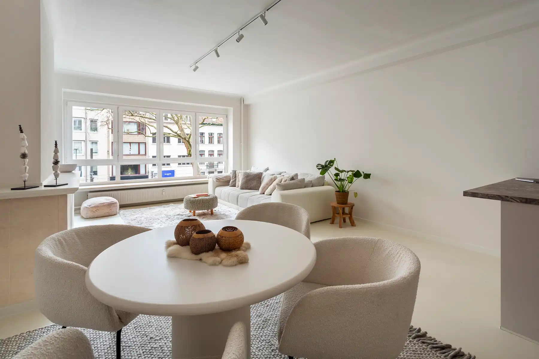 Lichtrijk bemeubeld stadsappartement op toplocatie foto 6