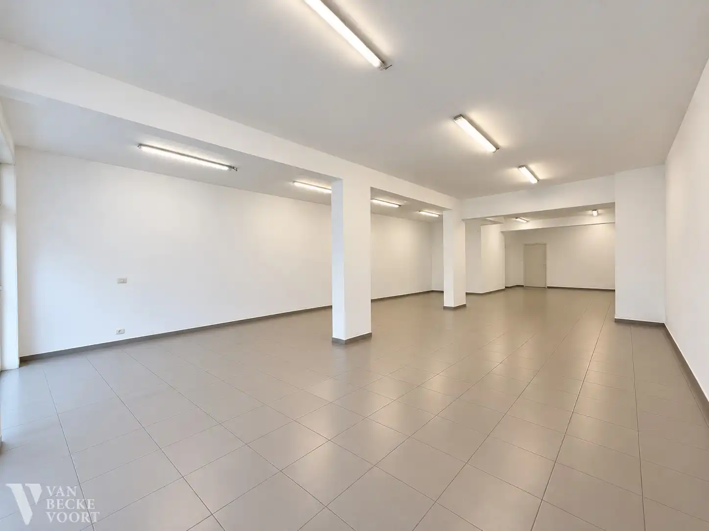 Handelsgelijkvloers 85m² foto 5