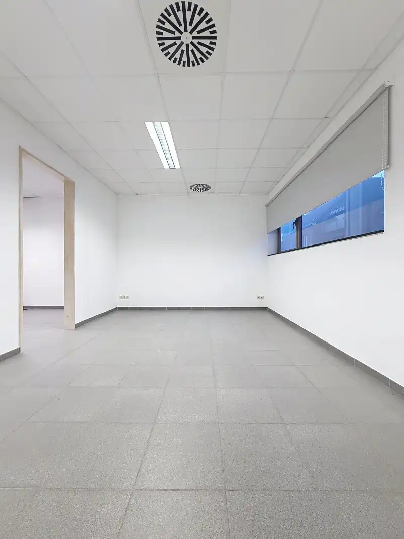 Instapklare kantoorruimte te huur foto 3