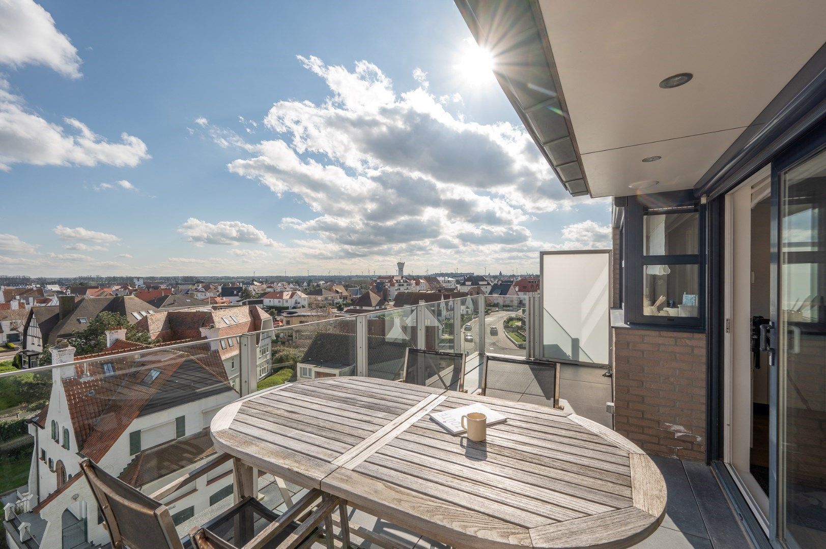 Prachtige duplex dakappartement met  2 zeer zonnige terrassen en unieke vergezichten gelegen op de Jozef Nellenslaan. Tandembox te koop op het gelijkvloers foto 26