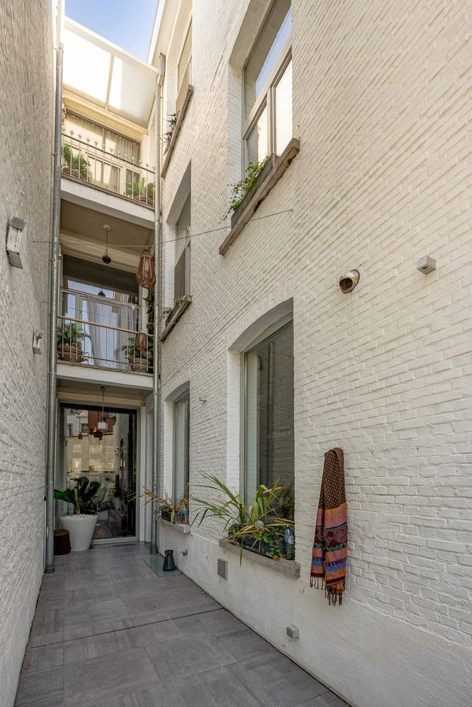 Prachtige gerenoveerde herenwoning van 341 m² in hartje Antwerpen met tal van mogelijkheden: combi wonen/werken of gedeeltelijke verhuurmogelijkheden foto 12