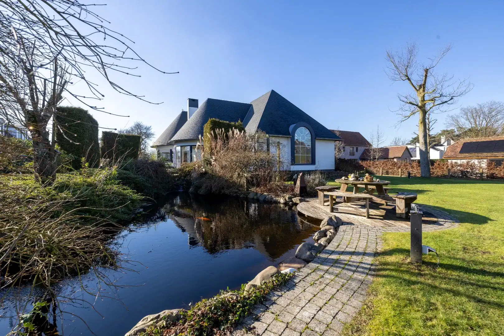 Prachtige villa met binnenzwembad op een toplocatie  foto 25