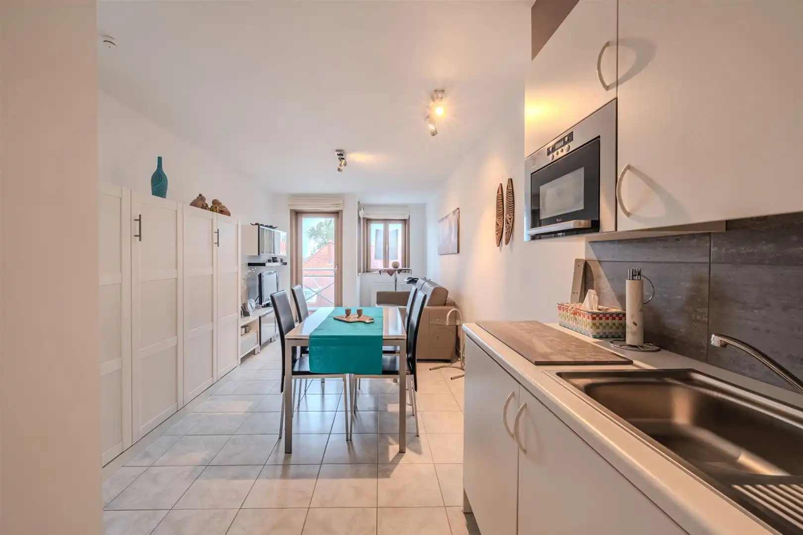 studio foto {{pictureIndex}}