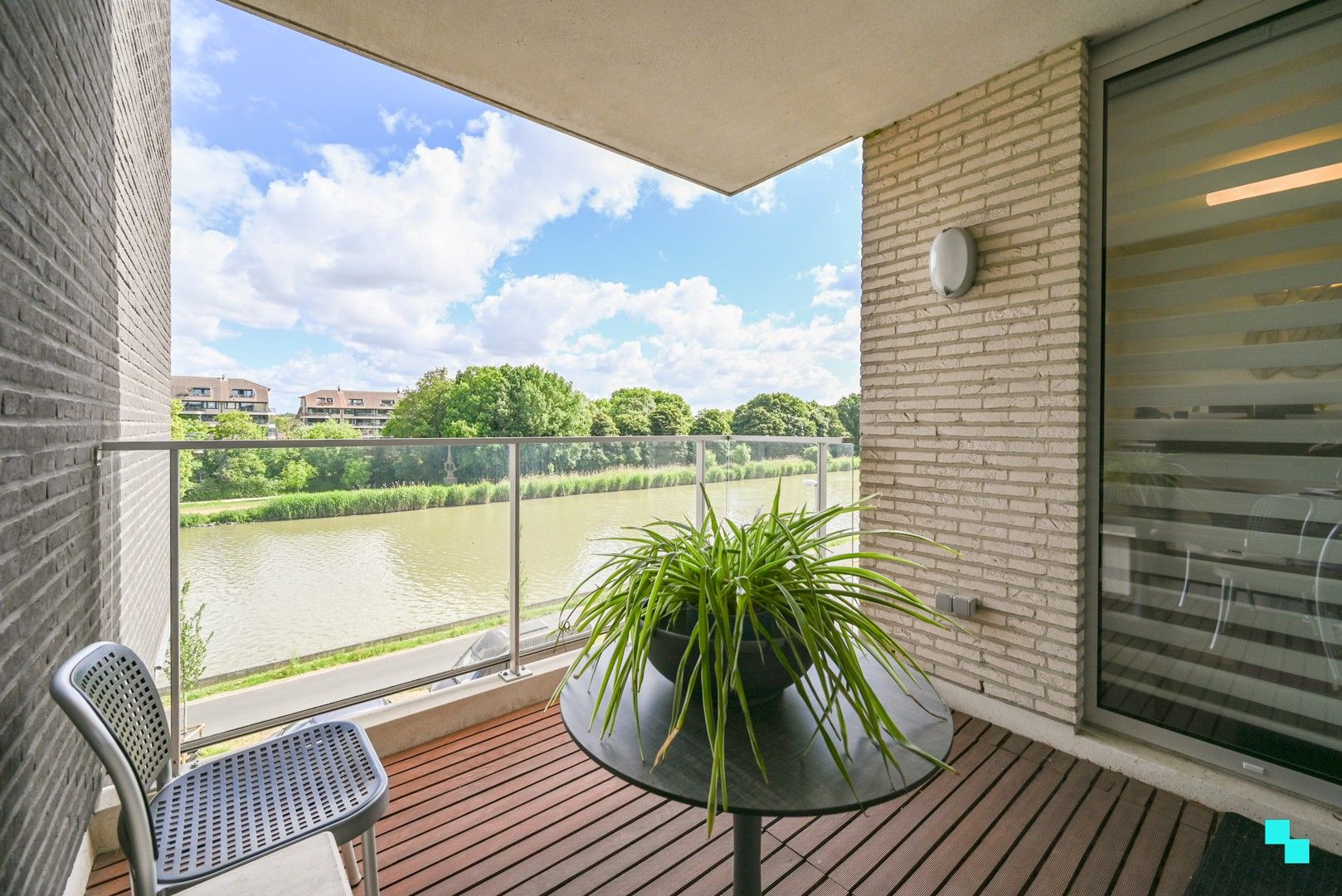 ()=>{if(producerUpdateValueVersion(node),producerAccessed(node),node.value===ERRORED)throw node.error;return node.value} Zuidkaai 8/31 - 8870 Izegem