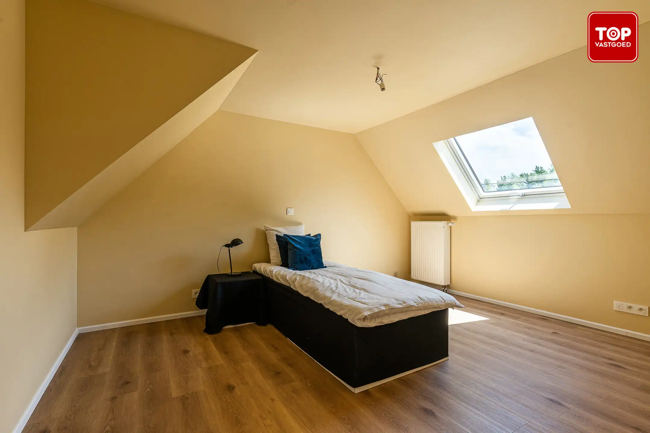 Gerenoveerde gezinswoning met garage en ruime tuin  foto 18