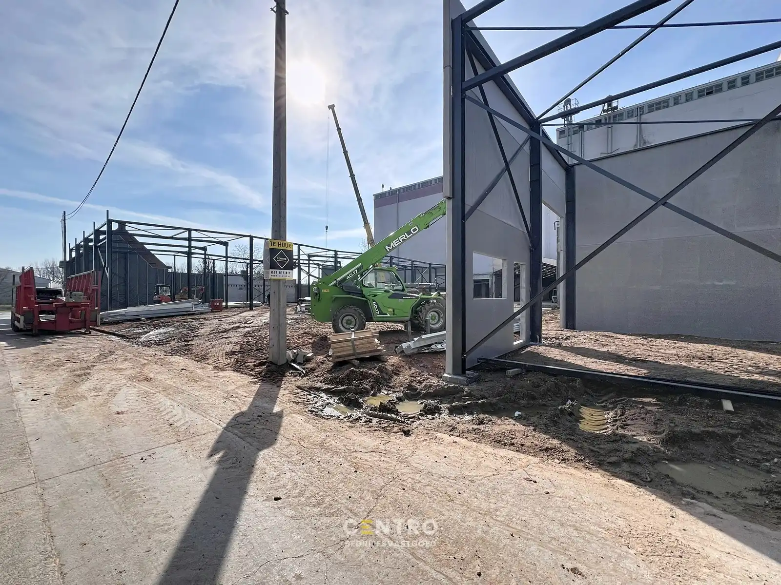 Nieuwbouw KMO-units van 220m² TE HUUR (VH van 7m, 2 parkings, aparte loopdeur en raam), te Kerkhove (Avelgem). foto 13