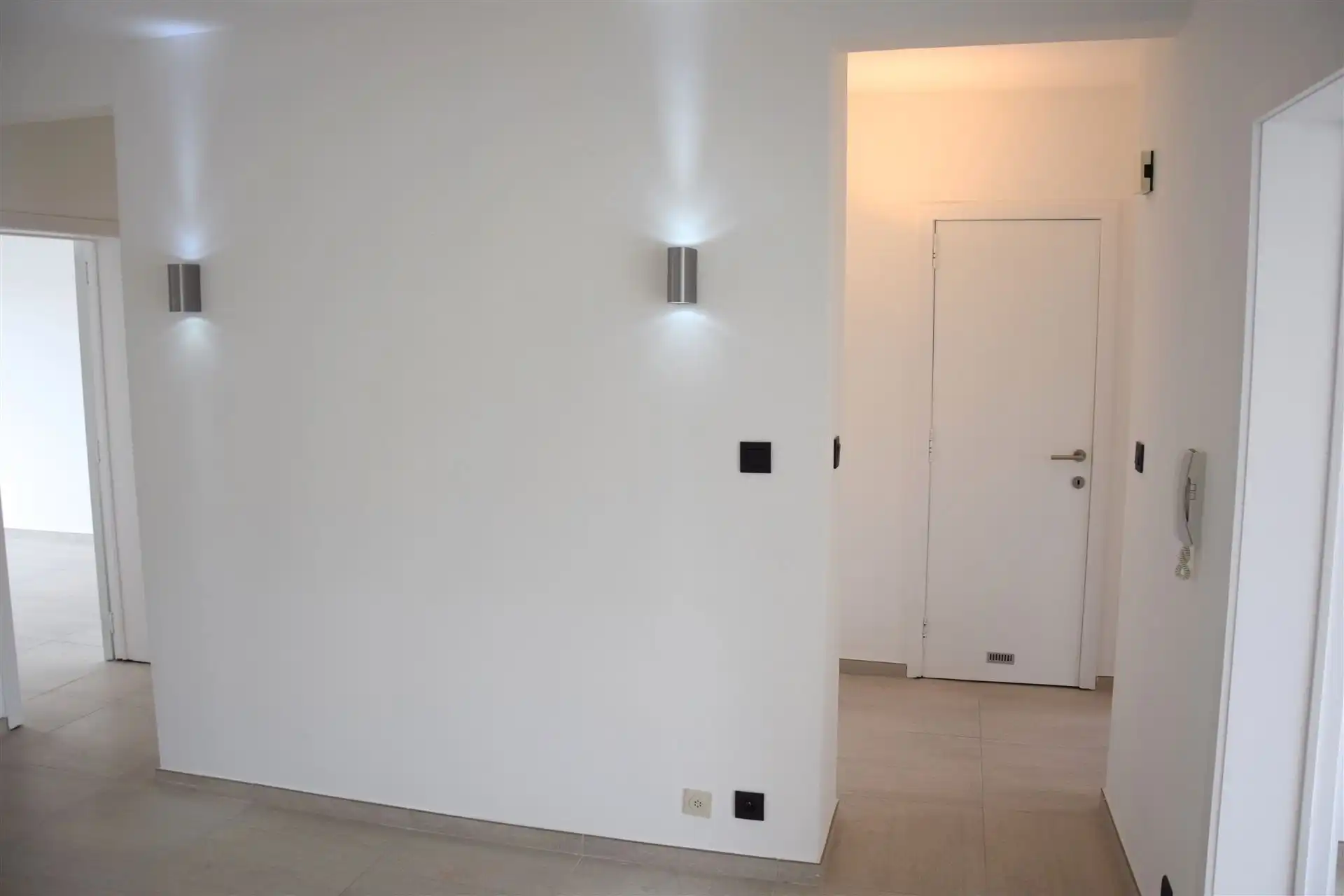 Lichtrijk en modern gerenoveerd appartement foto 12