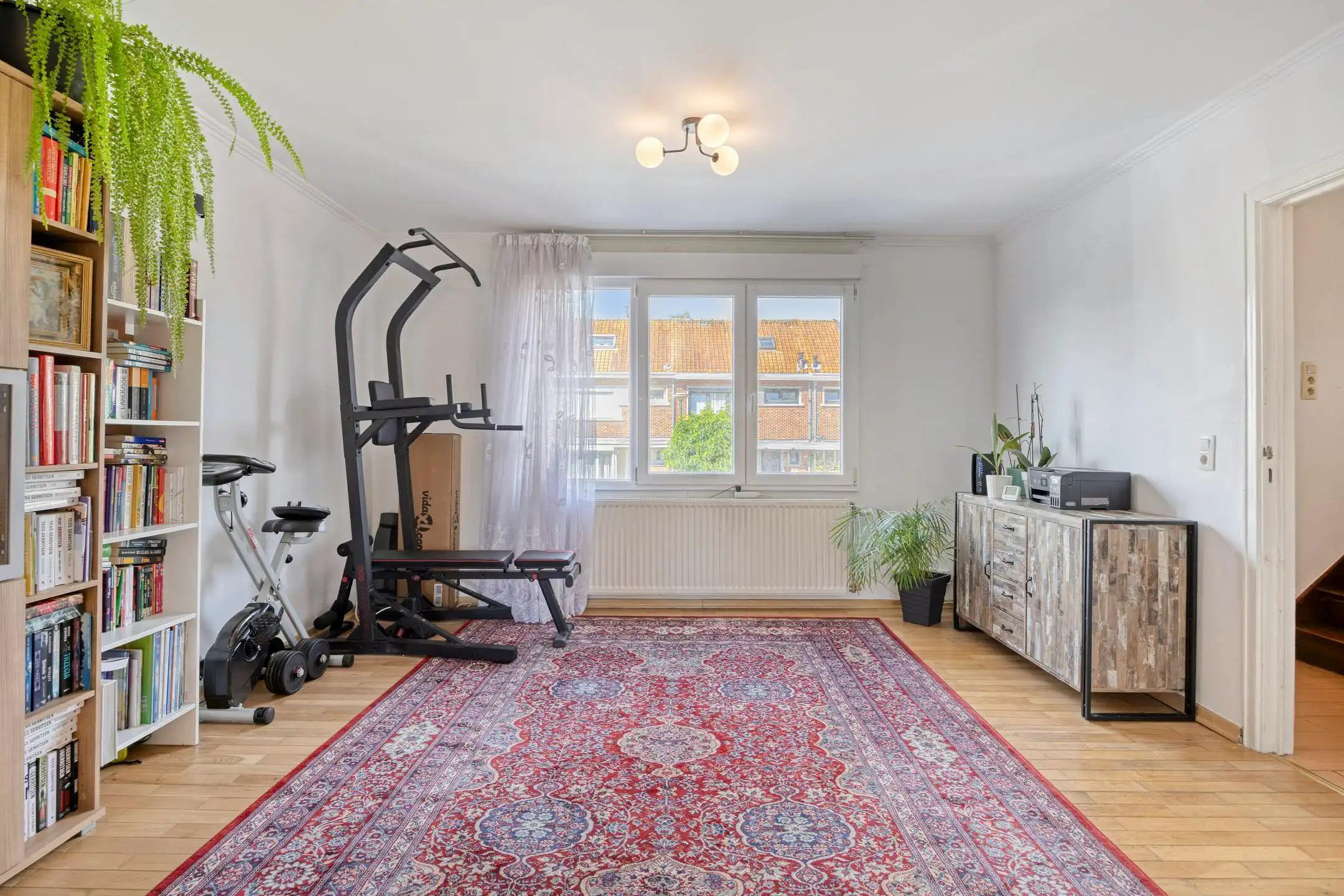 Ruime driegevelwoning met 4 slaapkamers, 2 badkamers, tuin en parking op uitstekende ligging te Vilvoorde en vlakbij Strombeek foto 6