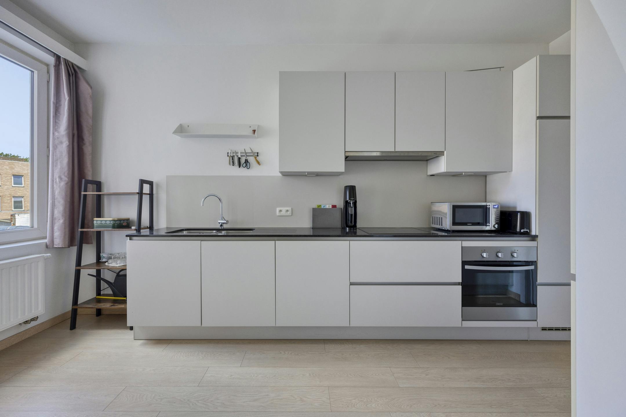 Lichtrijk en ruim gerenoveerd appartement nabij Gent-centrum foto 4