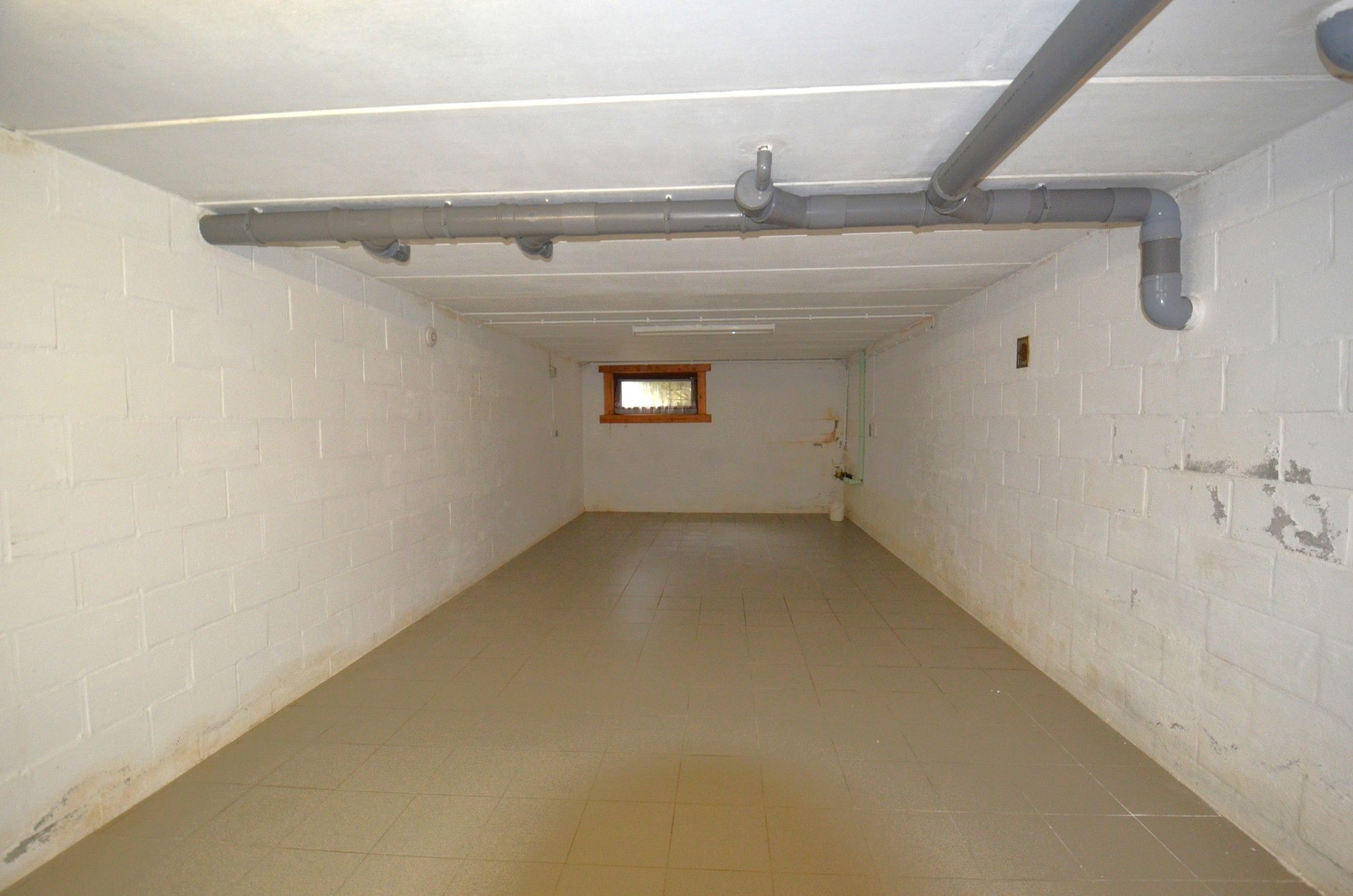 Ruime woning met veel grond foto 15