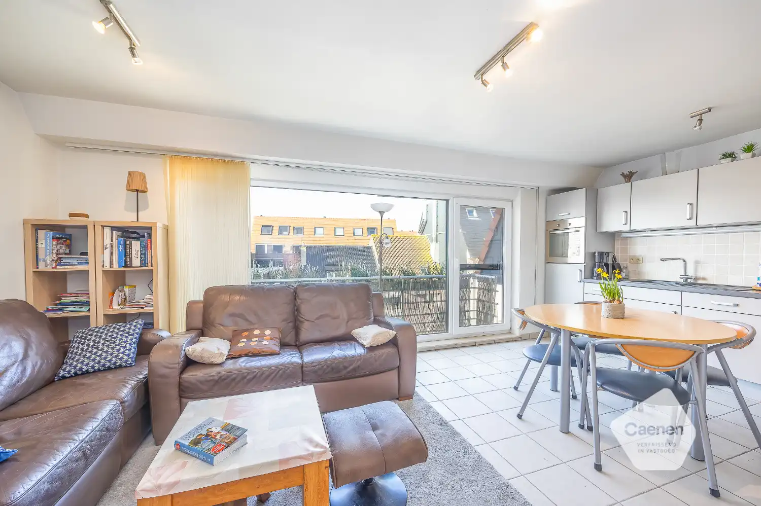 Instapklaar recent duplex appartement vlakbij centrum Bredene Duinen foto 6