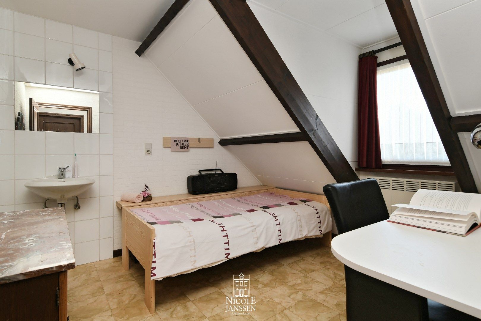 Ruime gezinswoning op een royaal perceel in een rustige omgeving  foto 14