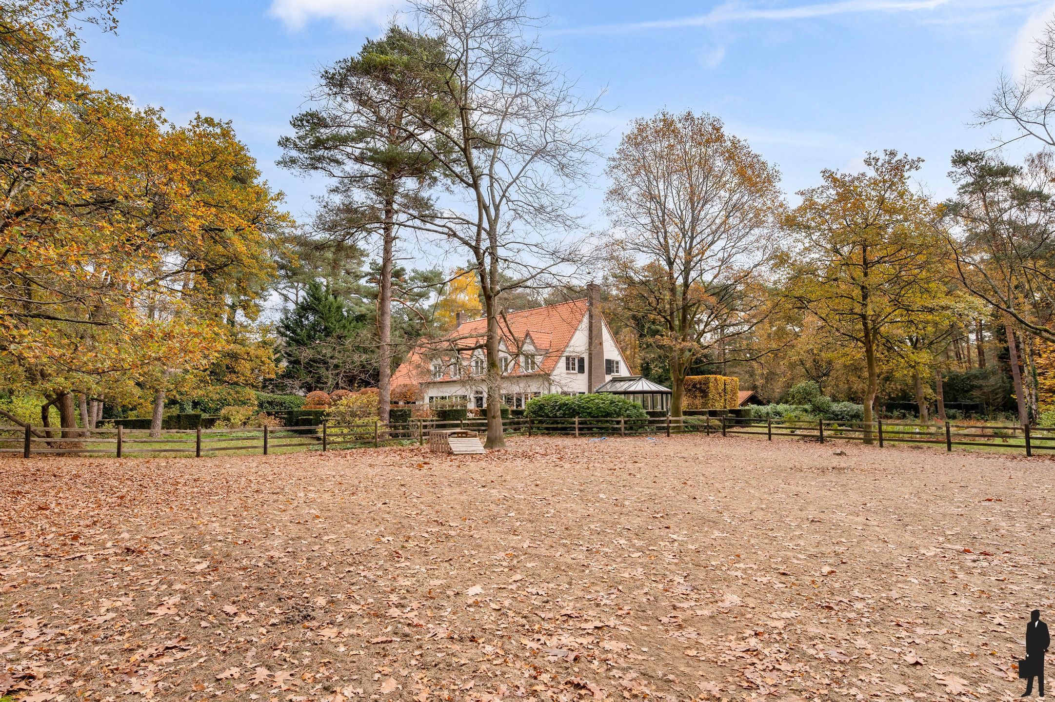 Topgelegen villa met zwembad en paddock!  foto 40