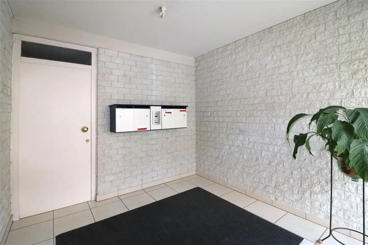 Appartement met 2 slpk., grote garage en terras, rustige ligging foto 35