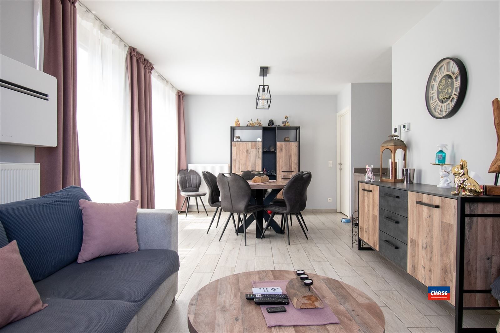 Instapklaar, recente appartement met 2 slaapkamers & terras op de eerste verdieping foto 3