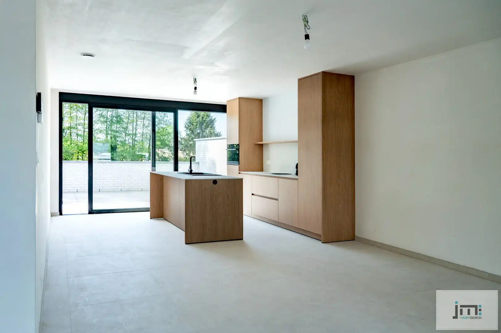 Prachtig appartement met 3 slaapkamers, carport en tuinberging foto 4