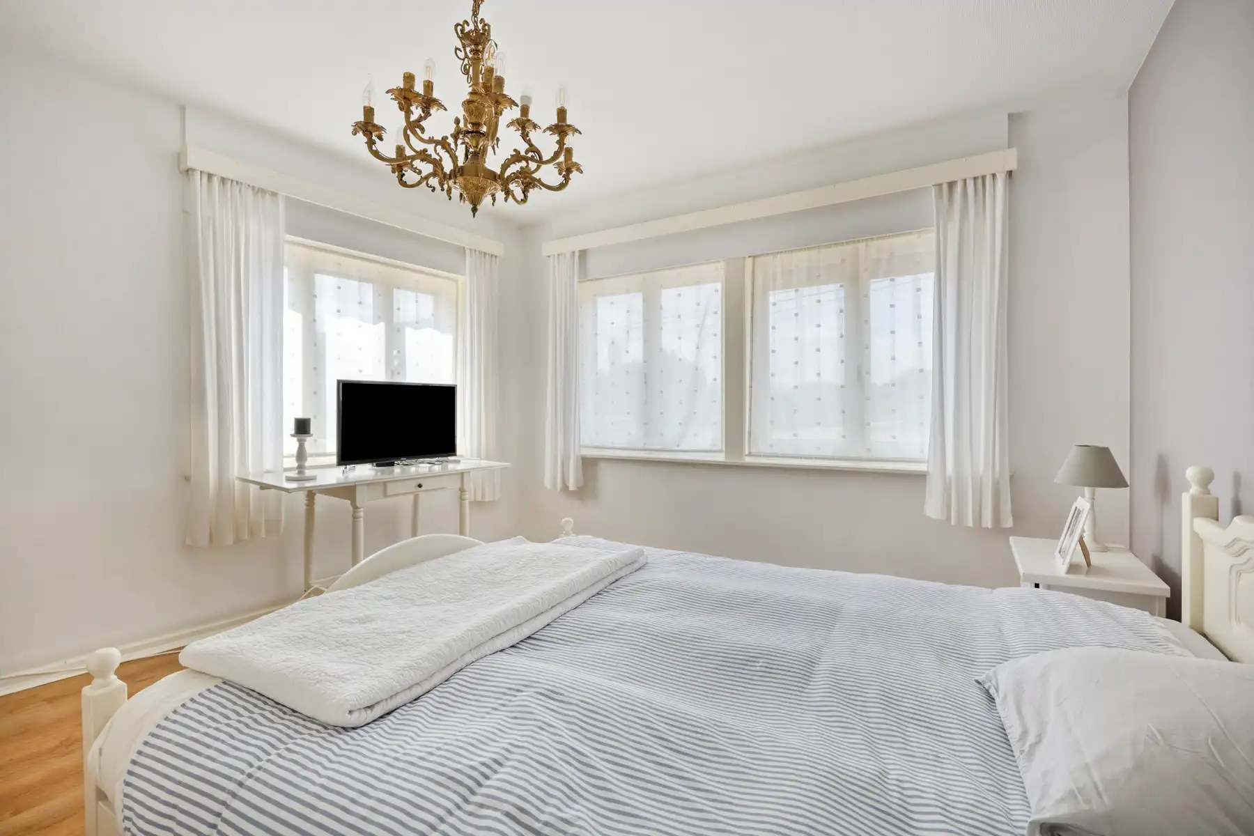 Instapklare woning in het centrum van Asse! foto 20