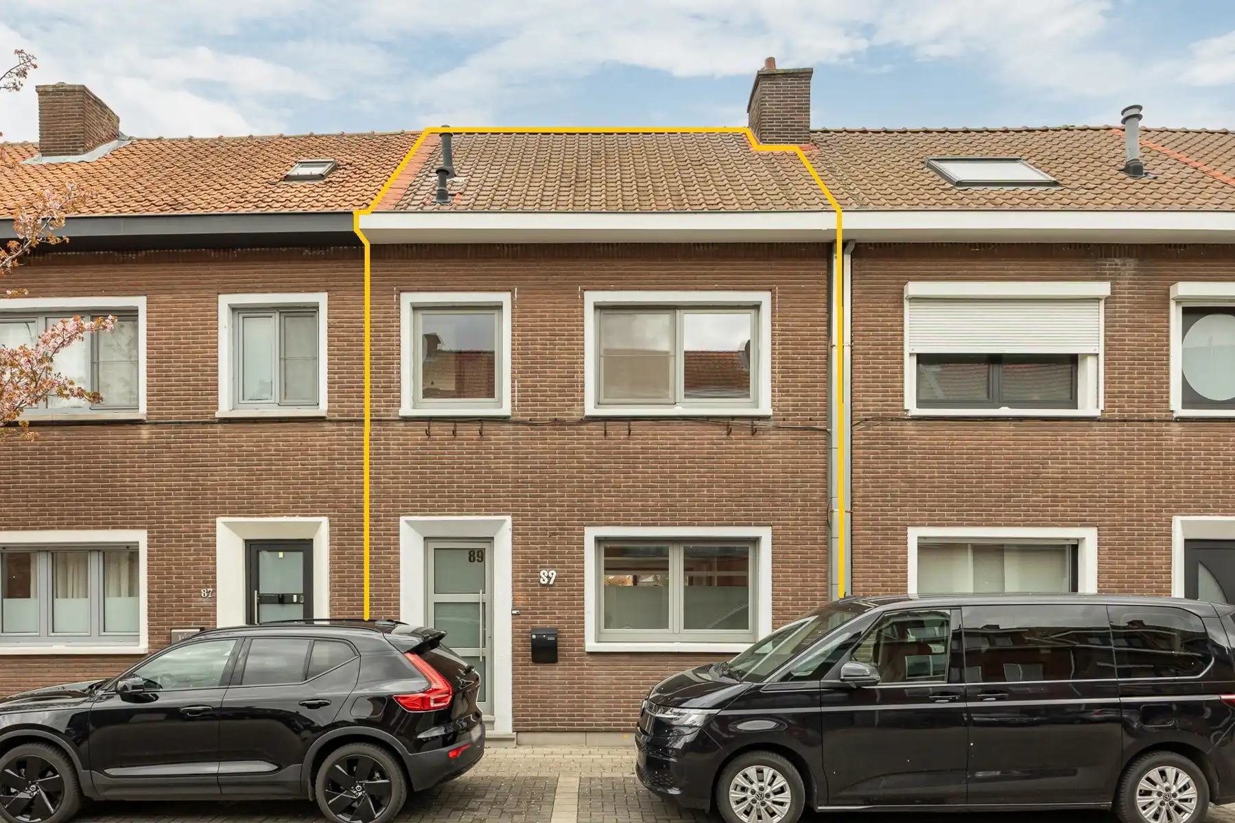 Instapklare woning met drie slaapkamers en moderne afwerking foto {{pictureIndex}}