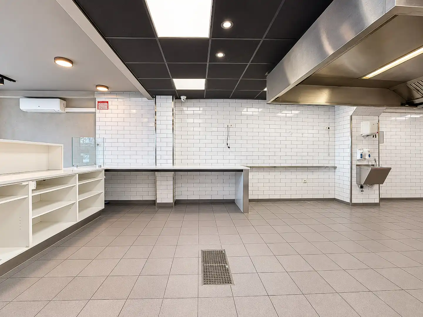 Horecazaak -winkel Lippenslaan 58 te koop  foto 2