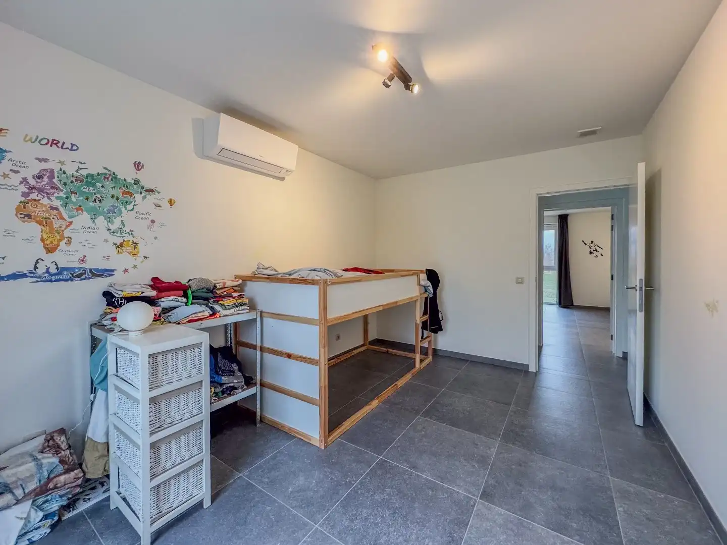 Prachtige nieuwbouwwoning met 3 slaapkamers, carport en tuin met tuinberging. foto 18