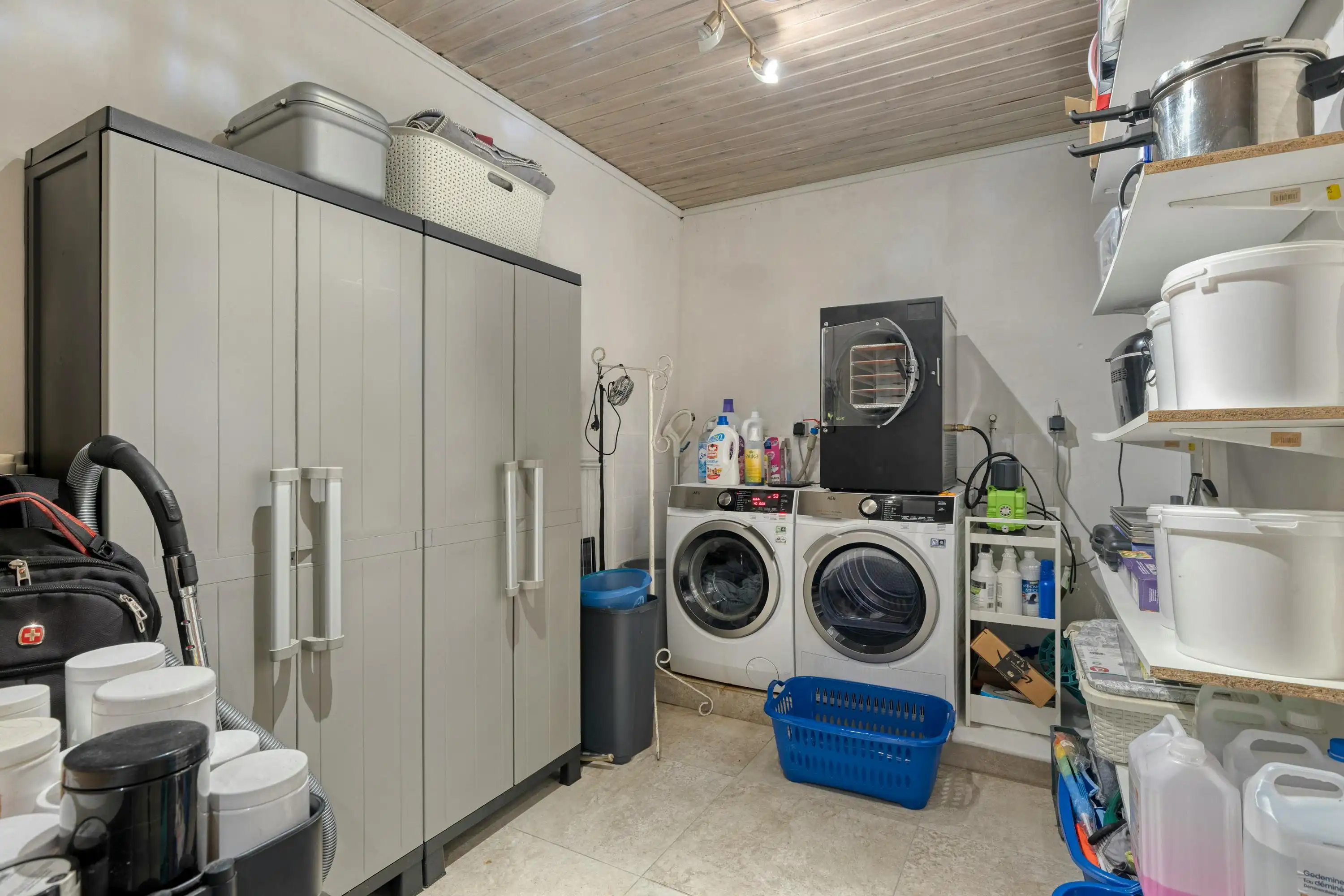 Ruime gezinswoning met 4 slaapkamers te koop in Kortrijk. foto 12