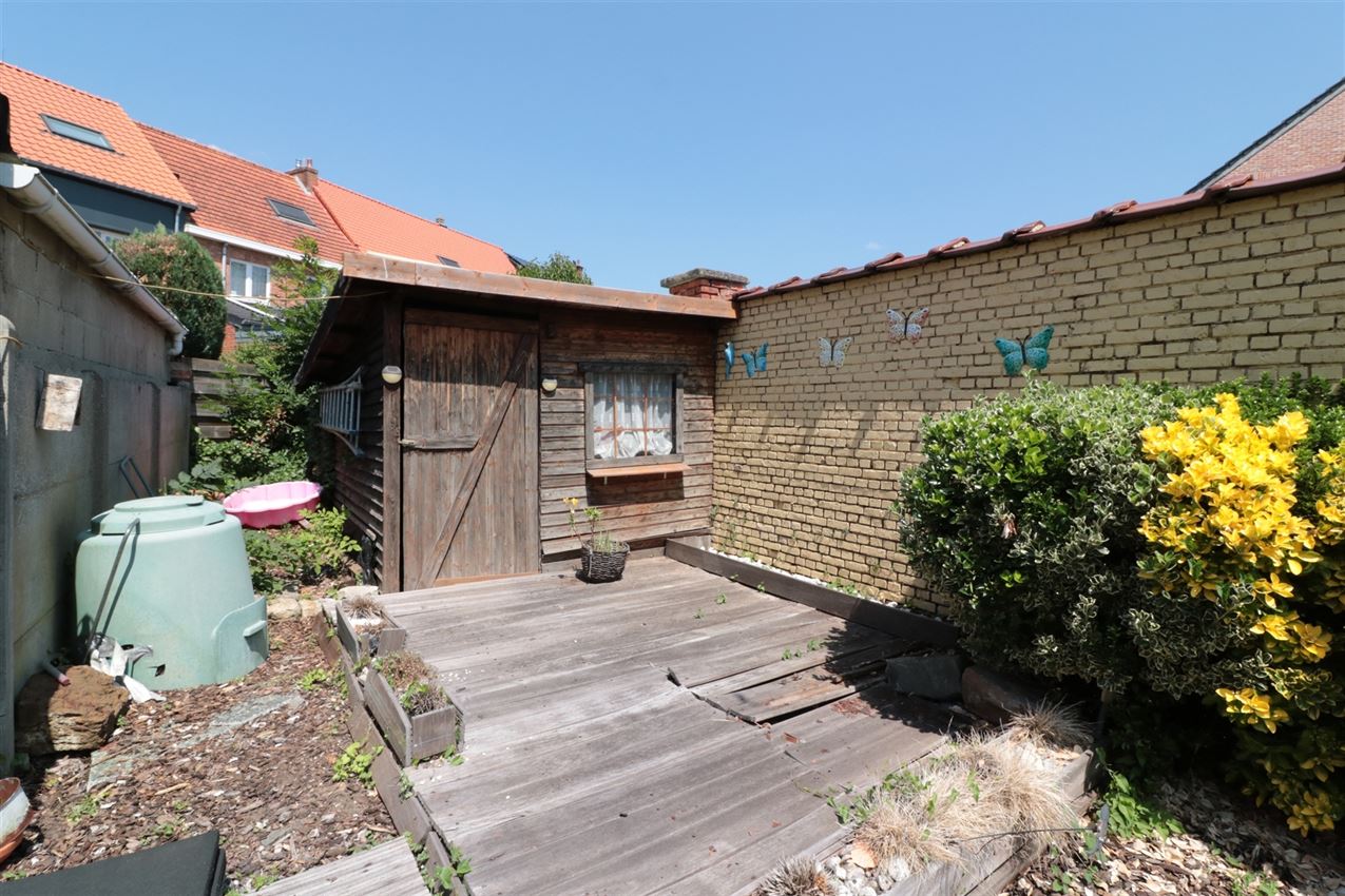 omgeving station en ziekenhuis, stadstuin, label D, neogotische stijl foto 47