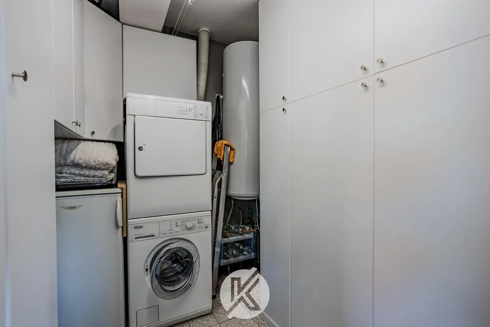 Ruime halfopen bebouwing op strategische locatie foto 14