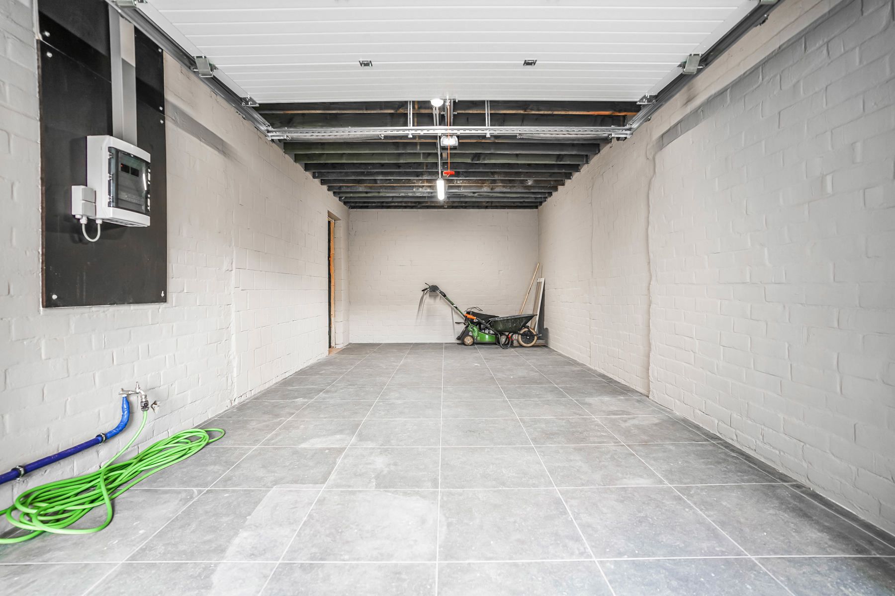 Prachtige, compleet gerenoveerde luxewoning op toplocatie te Kapelle-op-den-Bos foto 32