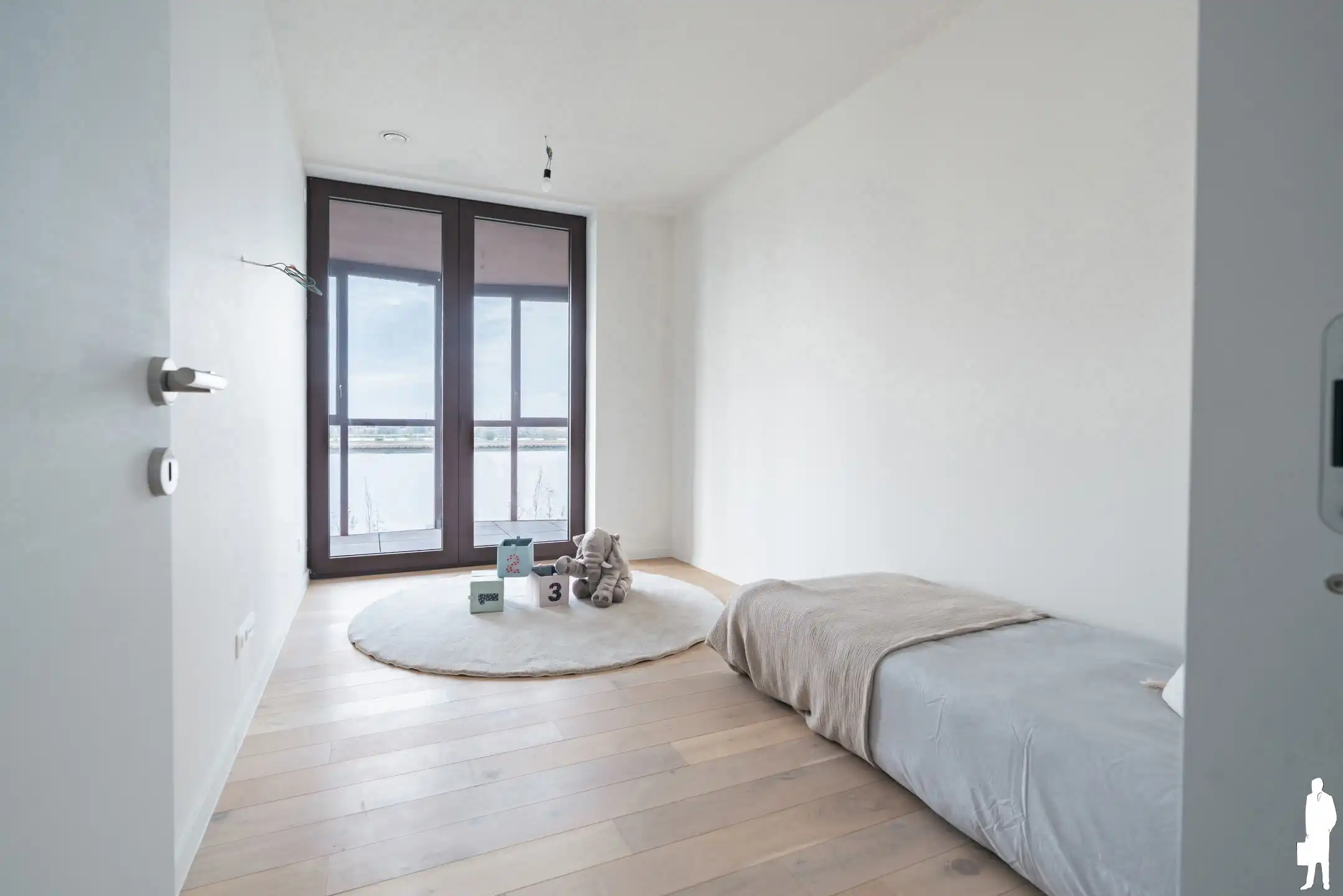 Prachtig nieuwbouwappartement onder registratierechten foto 16