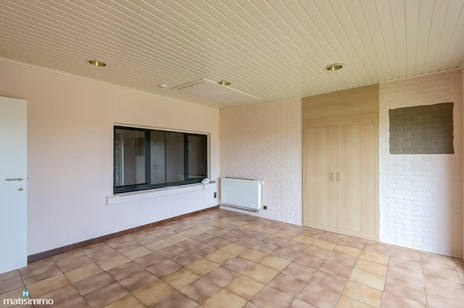 RUIME WONING MET 5 SLAAPKAMERS, INPANDIGE GARAGE EN WELLNESSRUIMTE OP EEN RUIM PERCEEL foto 33