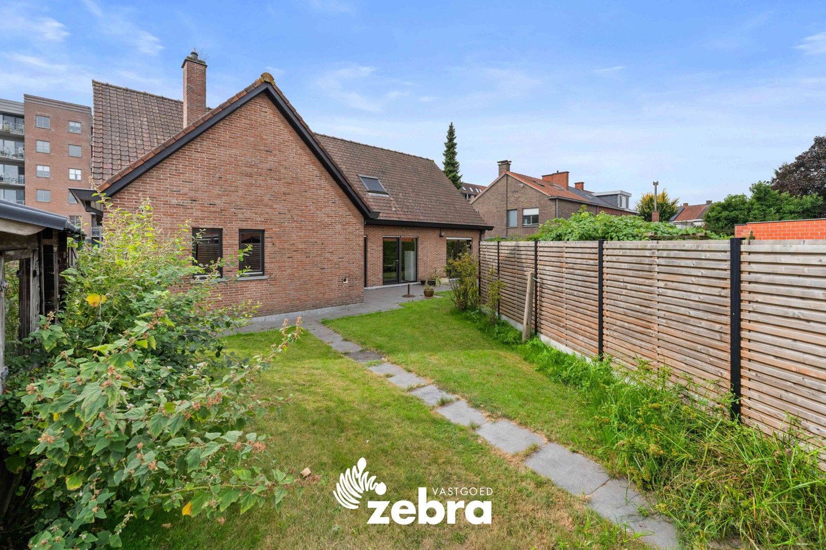 Op te frissen alleenstaande woning met vier of meer slaapkamers & garage te Roeselare! foto 36