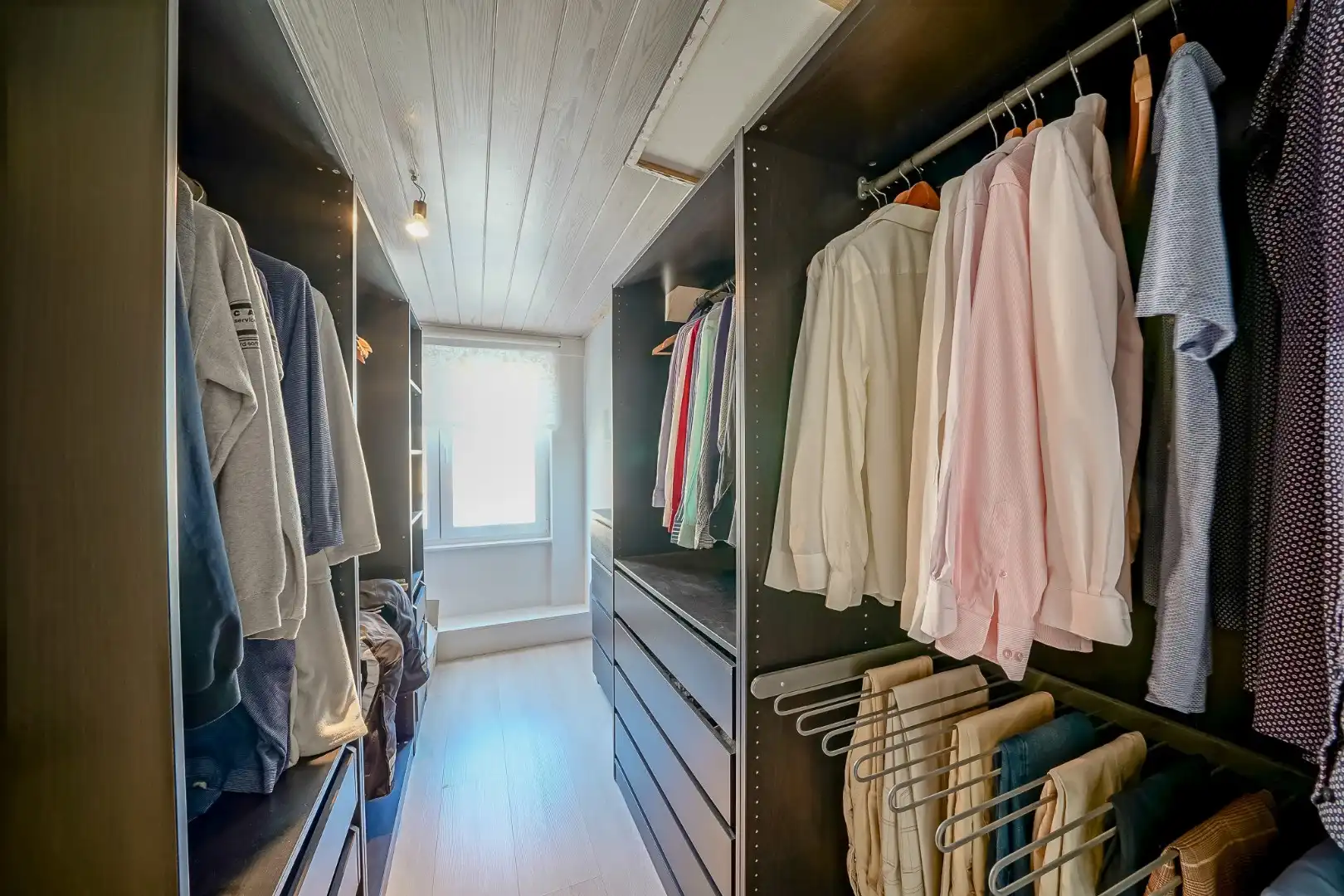 Ruime eengezinswoning in centrum Oudenburg met handelsruimte op gelijkvloers. foto 17