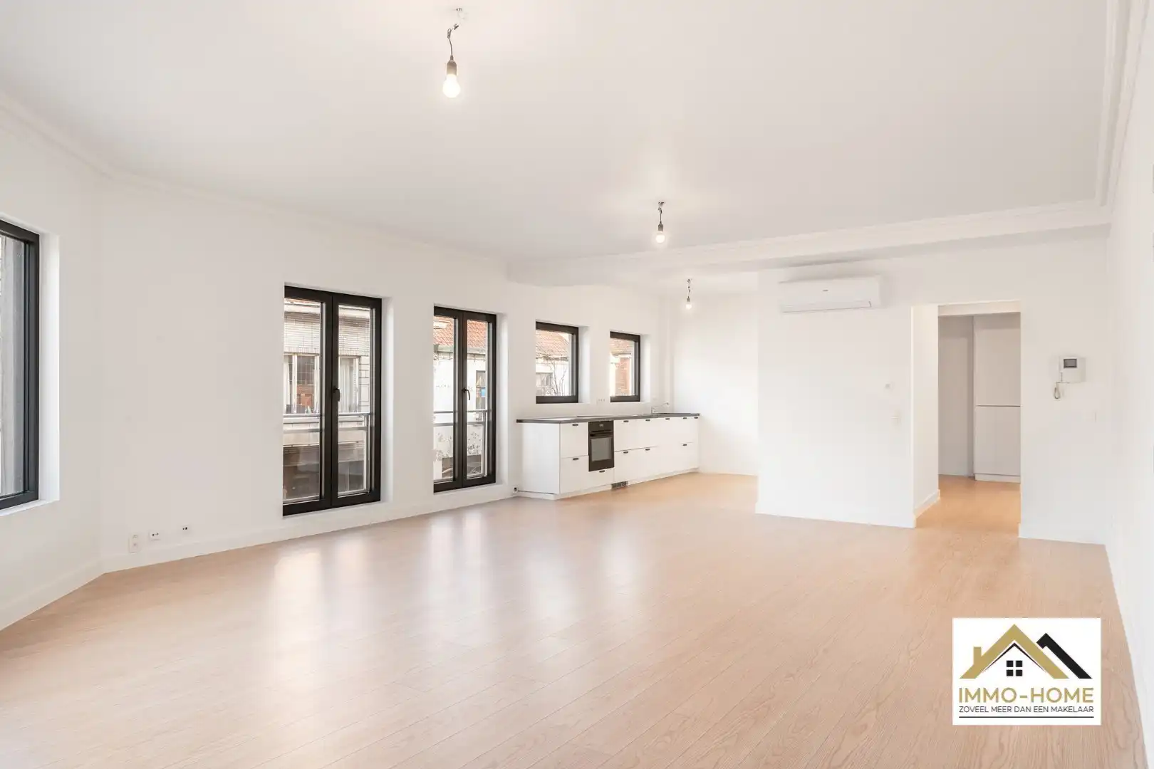 Zeer ruim appartement in centrum foto 3